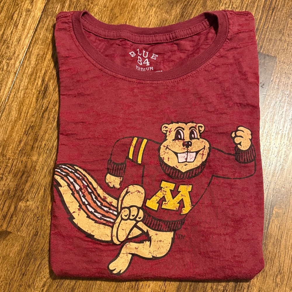 MN Golden Gopher t shirt